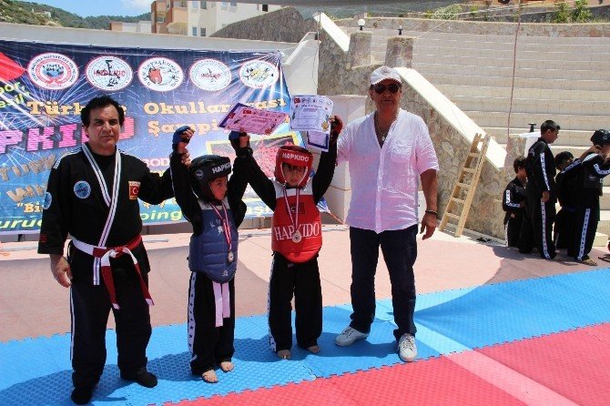 Hapkido Şampiyonasında Öğrenciler Kıyasıya Mücadele Etti