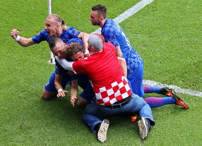 Modrıc’in Gol Sevincine Taraftar Ortak Oldu