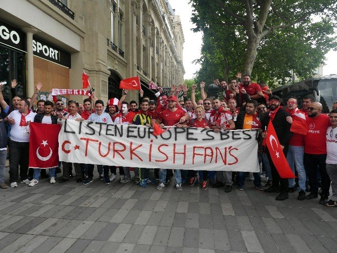 Paris’te Türk Coşkusu
