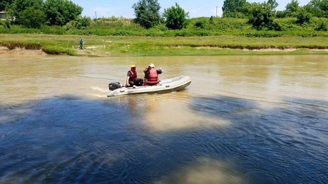 Nehre Düşen Çocuğu Arama Çalışmaları Sürüyor
