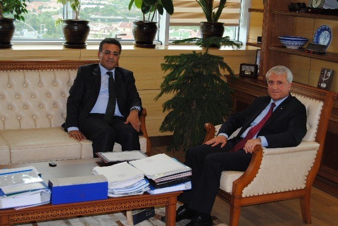 Müsteşar, Diplomasını Rektör Gündoğan’ın Elinden Aldı