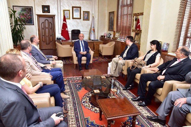 Kızılay Samsun Şubesi Yönetimi, Başkan Yılmaz’ı Ziyaret Etti