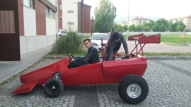 Bolulu Öğrencilerden Yarış Otomobili
