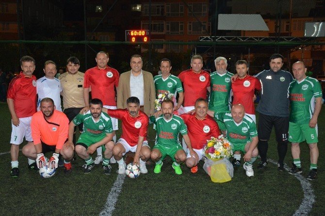 ‘Takoz Recep’ Görele’de Halı Saha Turnuvasında Ortaya Çıktı