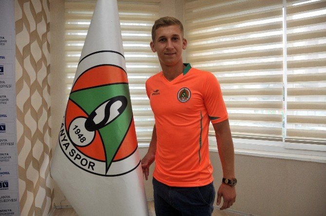 Alanyaspor’a Ukraynalı Sol Bek