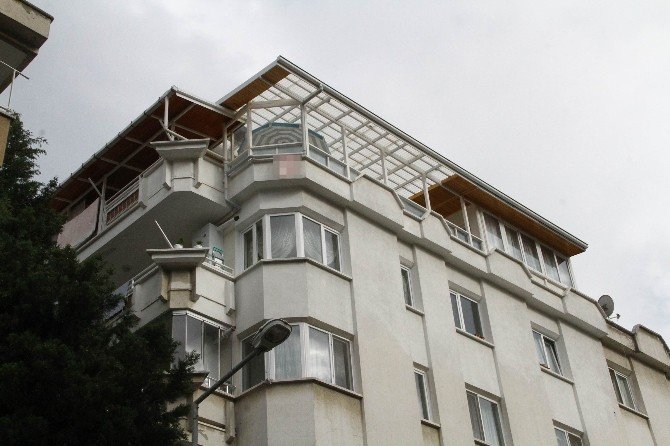 Samsun’da Çatıdan Düşen İşçi Hayatını Kaybetti
