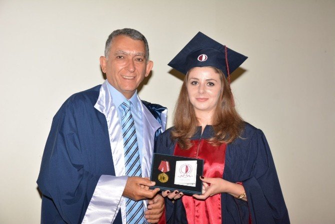 Ydü Turizm Ve Otel İşletmeciliği Mezunları Diplomalarını Aldı