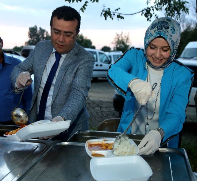 Atakum’da Köy Konağında İftar