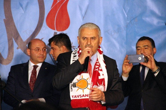 Başbakan Binali Yıldırım: ’’Yolları Böleriz Ama Türkiye’yi Asla Böldürmeyiz’’