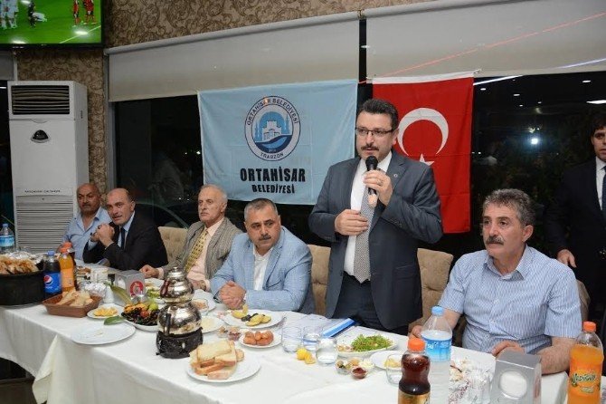 Ortahisar Belediye Başkanı Genç Muhtarlarla İftarda Buluştu