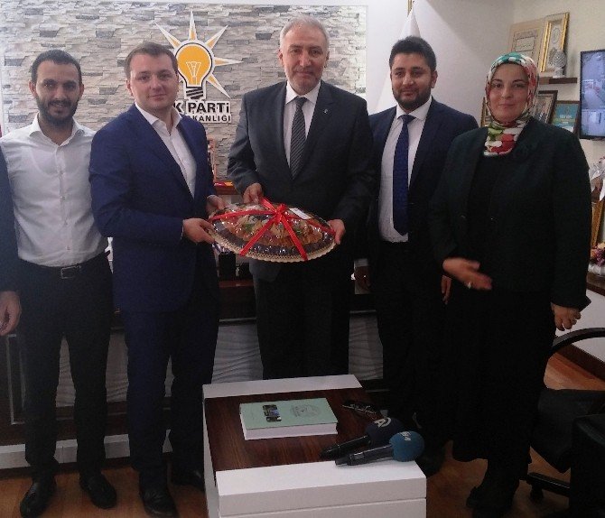 Ak Parti Genel Merkez Gençlik Kolları Başkanı Melih Ecertaş: