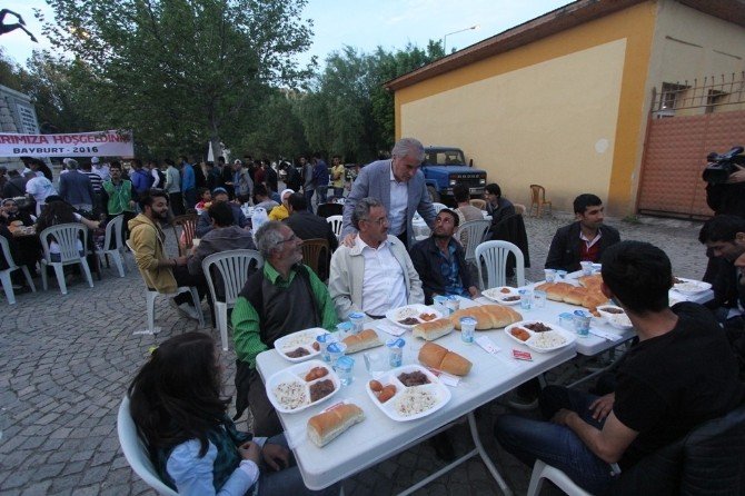 Bayburt’ta Kardeşlik İftarı