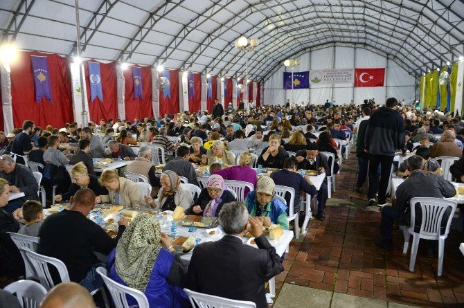 Kosovalılar Osmangazi Belediyesi’nin İftarında Buluştu