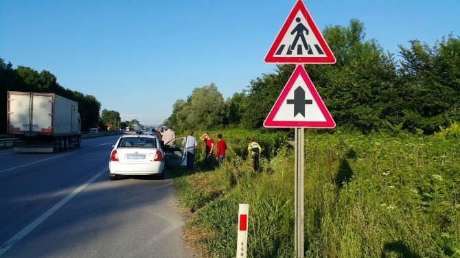 Sakarya’da Trafik Kazası: 3 Yaralı