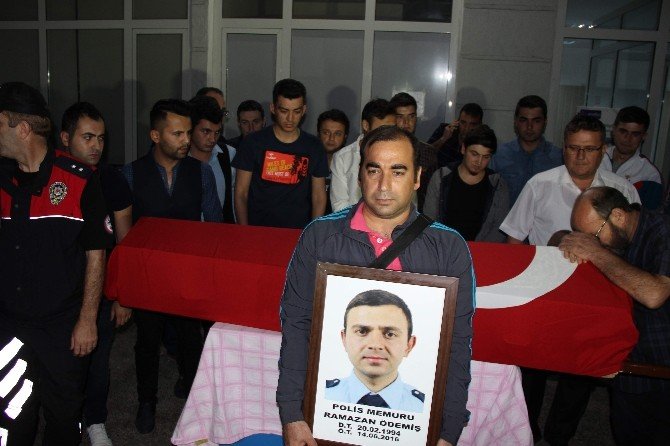 Trafik Kazasında Hayatını Kaybeden Polis Dualarla Memleketine Uğurlandı