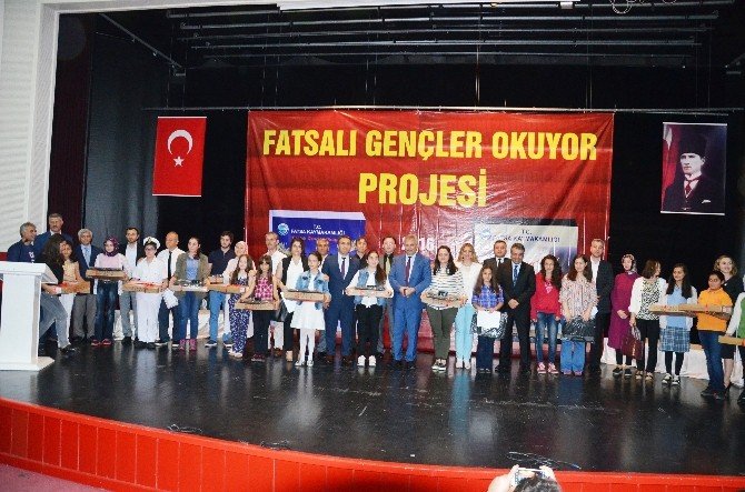 Kitap Kurtları Ödüllerini Aldı