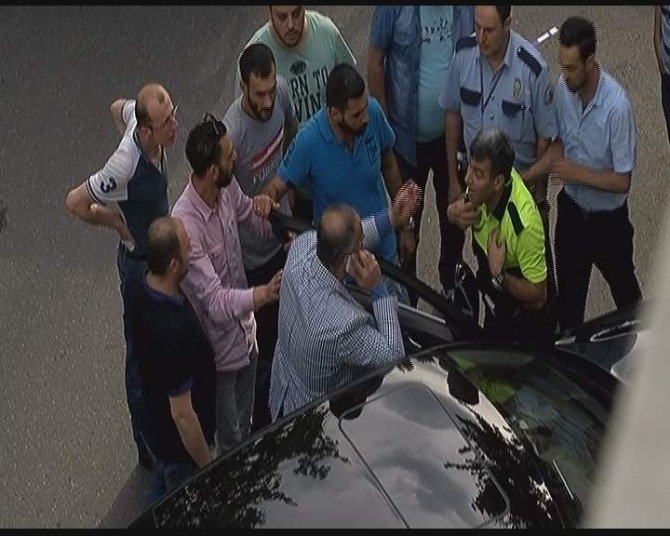 Trafik Polisinin Tutumu Of Eski Belediye Başkanını Çileden Çıkardı
