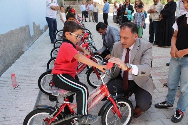 Sungurlu’da Sağlıklı Yaşam İçin Bisiklet Dağıtımı Yapıldı