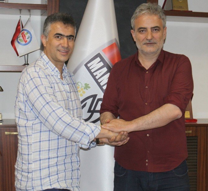 Manisaspor’da Teknik Direktör Altıparmak İmzayı Attı