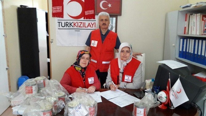 Türk Kızılayı’ndan Alaçam’da Gıda Yardımı