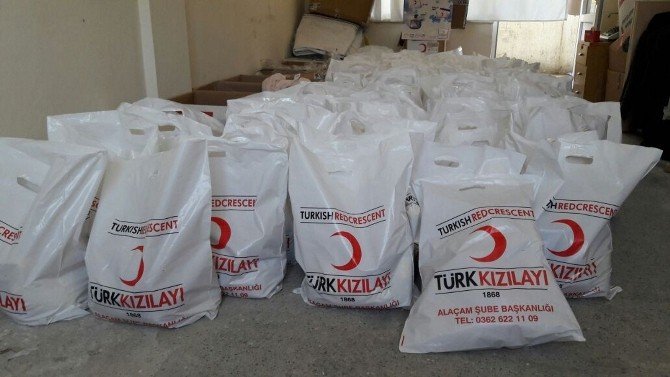 Türk Kızılayı’ndan Alaçam’da Gıda Yardımı