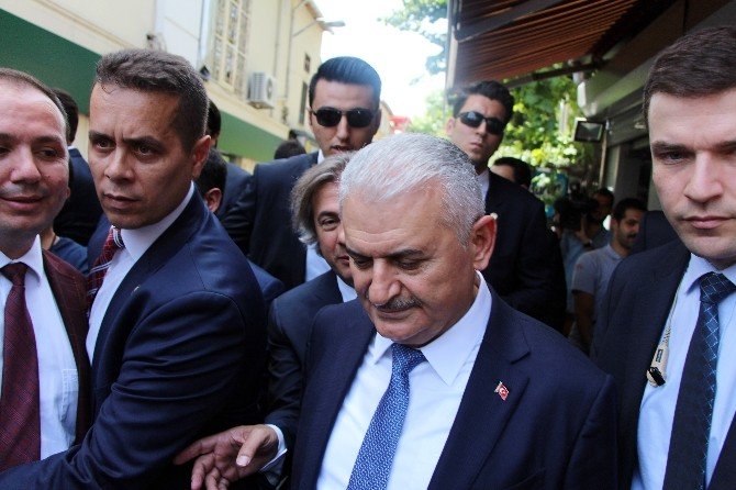 Başbakan Yıldırım, Cuma Namazını Kasımpaşa’da Kıldı