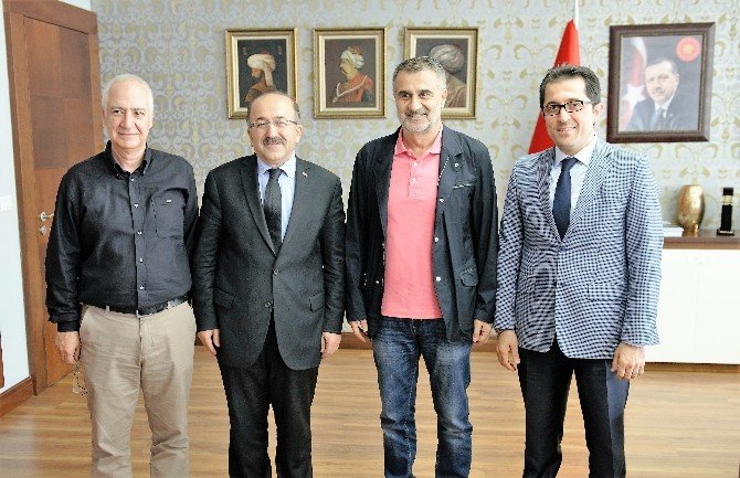 Şenol Güneş, Başkan Gümrükçüoğlu’nu Ziyaret Etti