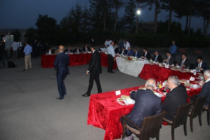 Enerji Ve Tabii Kaynaklar Bakanı Berat Albayrak: