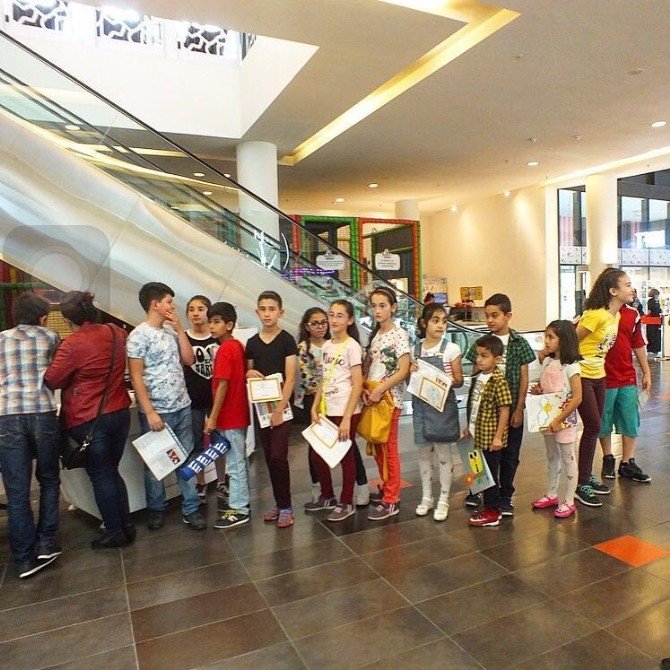 Forum Kapadokya’da Takdir Belgesini Getiren Öğrencilere Sinema Bileti Hediye