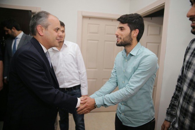 Bakan Kılıç İftarını Öğrenci Evinde Açtı