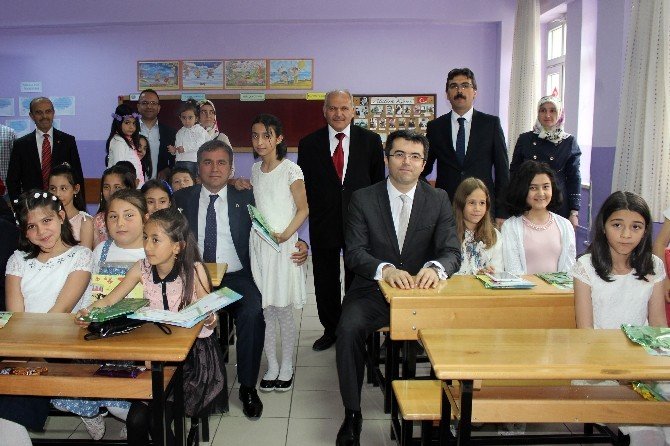 Gümüşhane’de 20 Bin 335 Öğrenci Karne Aldı
