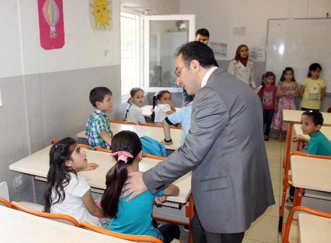 Suriyeli Çocuklar Karnelerini Aldı
