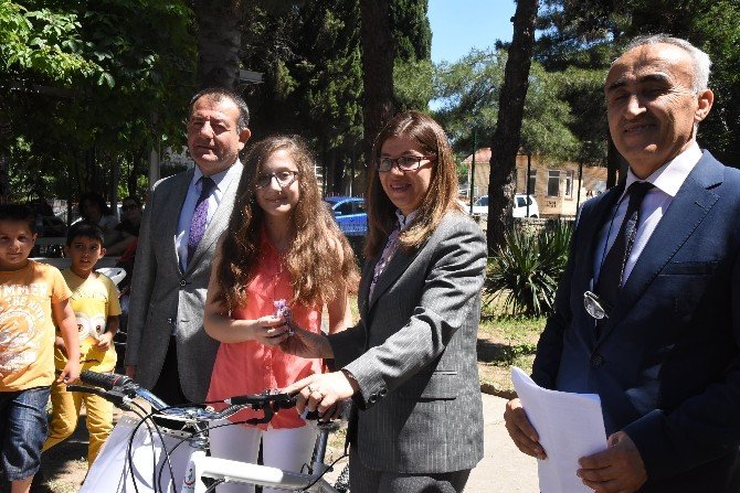 Sinop’ta Öğrenciler Karnelerini Aldı