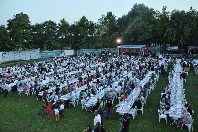 Milli Savunma Bakanı Işık Ak Parti Gebze’nin İftarına Katıldı