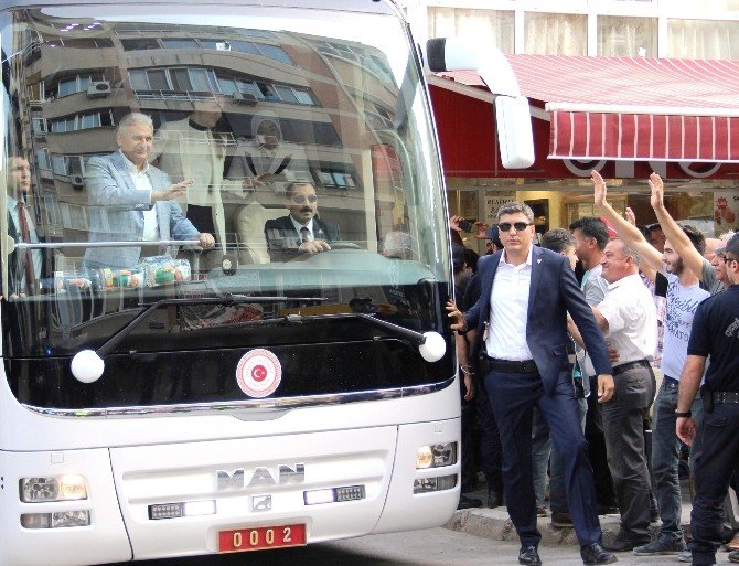 Başbakan Yıldırım’dan Çocuklara Ziyaret