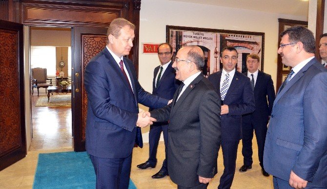 Başkan Gümrükçüoğlu’dan Vali Yavuz’a “Hayırlı Olsun” Ziyareti