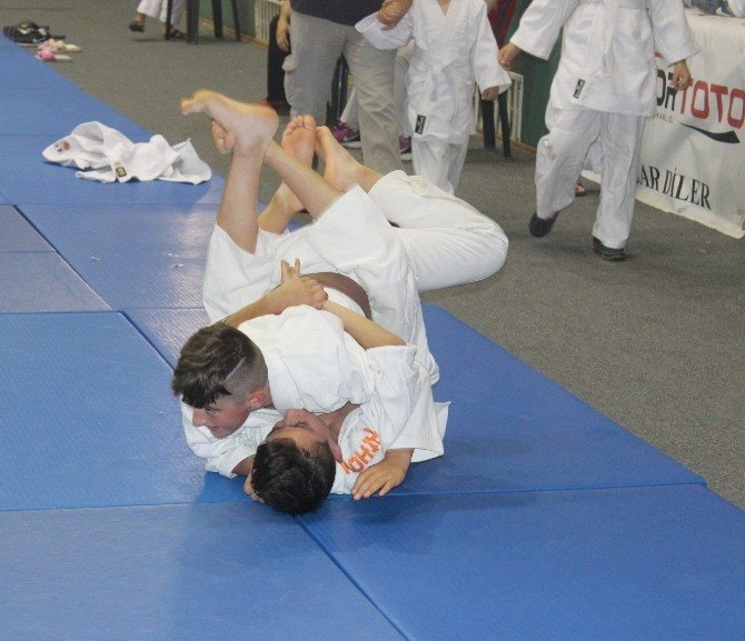 Uluslararası Judo Turnuvası Edirne’de Başladı