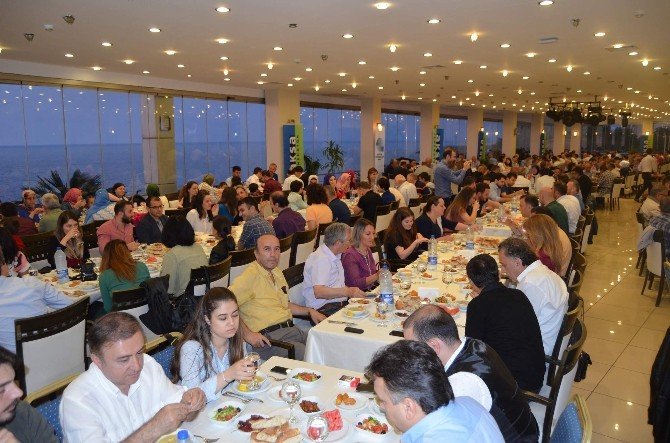 Elektrik Mühendisleri Odası Trabzon Şubesi İftar Yemeğinde Buluştu