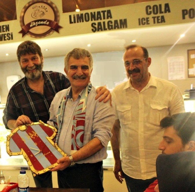 Kansız İftar Yemeği İle Veda Etti