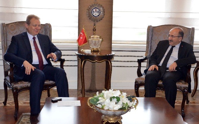 Başkan Gümrükçüoğlu’dan Vali Yavuz’a “Hayırlı Olsun” Ziyareti
