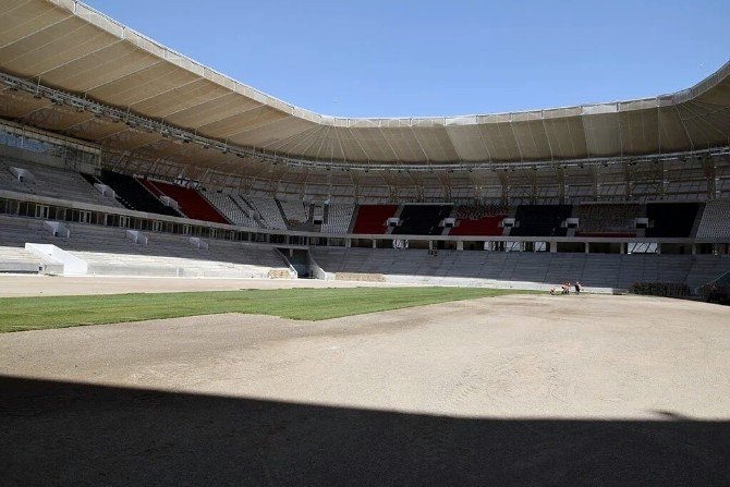 Gap Arena’da Çim Serme İşlemi Başladı