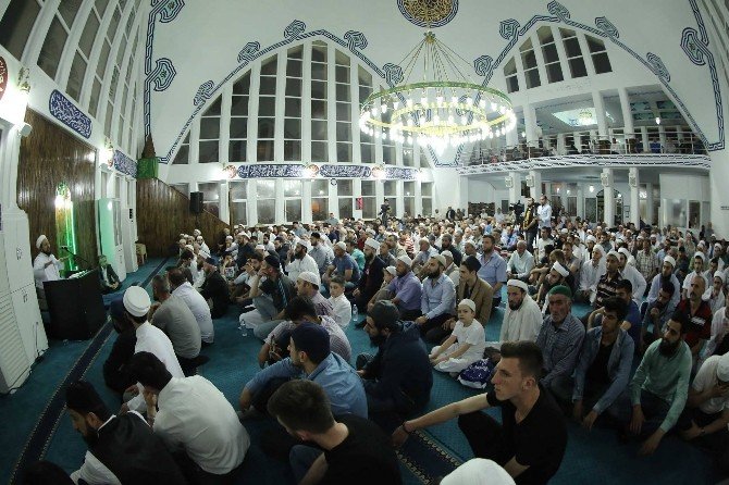 Balkanlıoğlu’ndan ’Ümmet’ Mesajı
