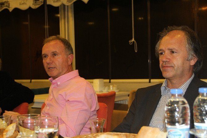 Rektör Adayı Orhan Söylemez, Basınla Bir Araya Geldi