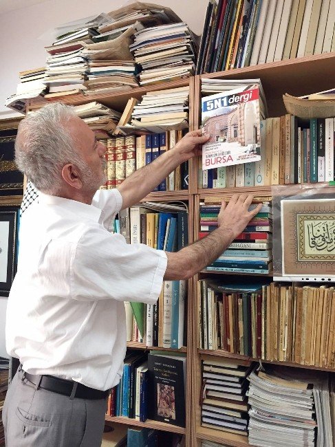Öğretim Üyesi’nin İlginç Dergi Koleksiyonu