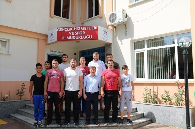 Altınovalı Güreşçiler Fevziye Ve Kırkpınar’a Antalya’da Hazırlanacak