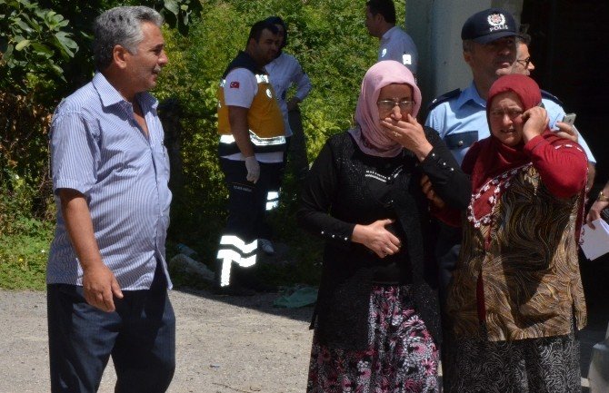 Merdivene Asılı Halde Bulundu