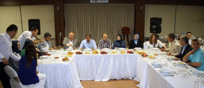 Müezzinoğlu: “Chp’nin Kıvrak Genel Başkanını Türkiye Gündeminden Çıkarmak Gerek”