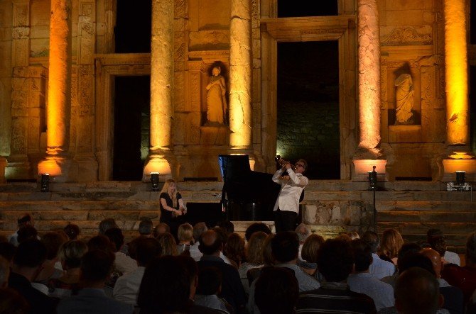 Sinemanın Büyülü Melodileri Celsus’da Yankılandı