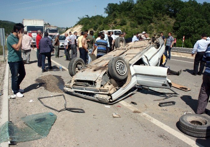 Yoldan Çıkan Otomobil Takla Attı: 3 Yaralı