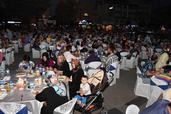 Kardeşlik İftarına Katılım Yüksek Oldu